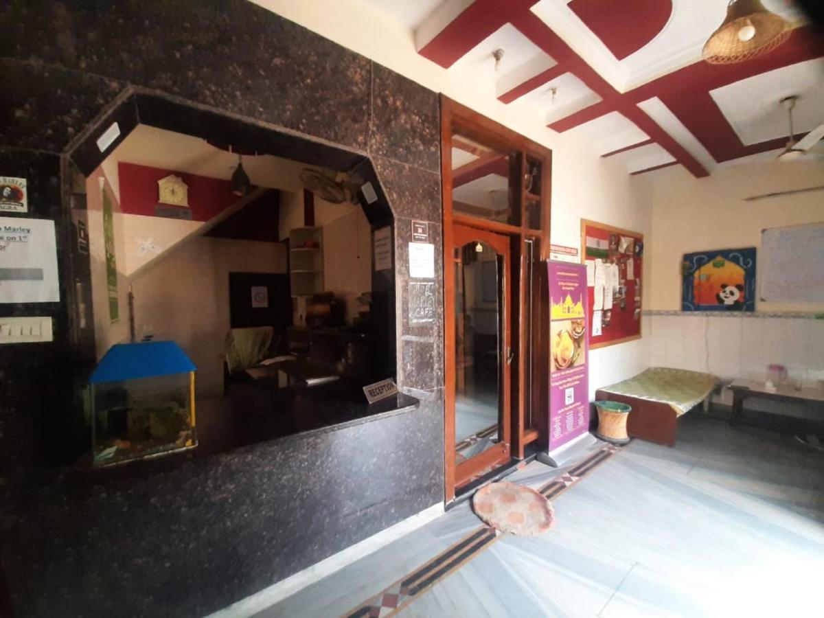 Friends Guest House & Hostel Agra  Exterior photo